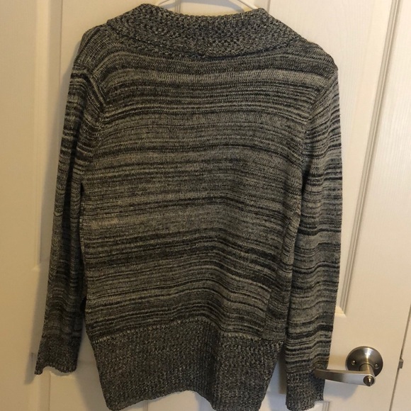 Cardigan - Picture 2 of 4